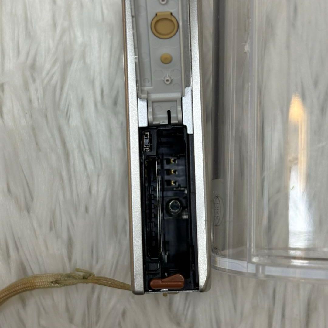 Canon カメラ　IXY 10 PC1228 充電器 コンデジ　動作品