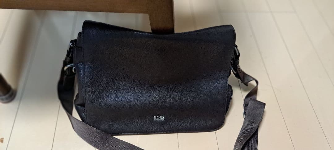 HUGO BOSS メンズ メッセンジャーバッグ レザー ブラウン used