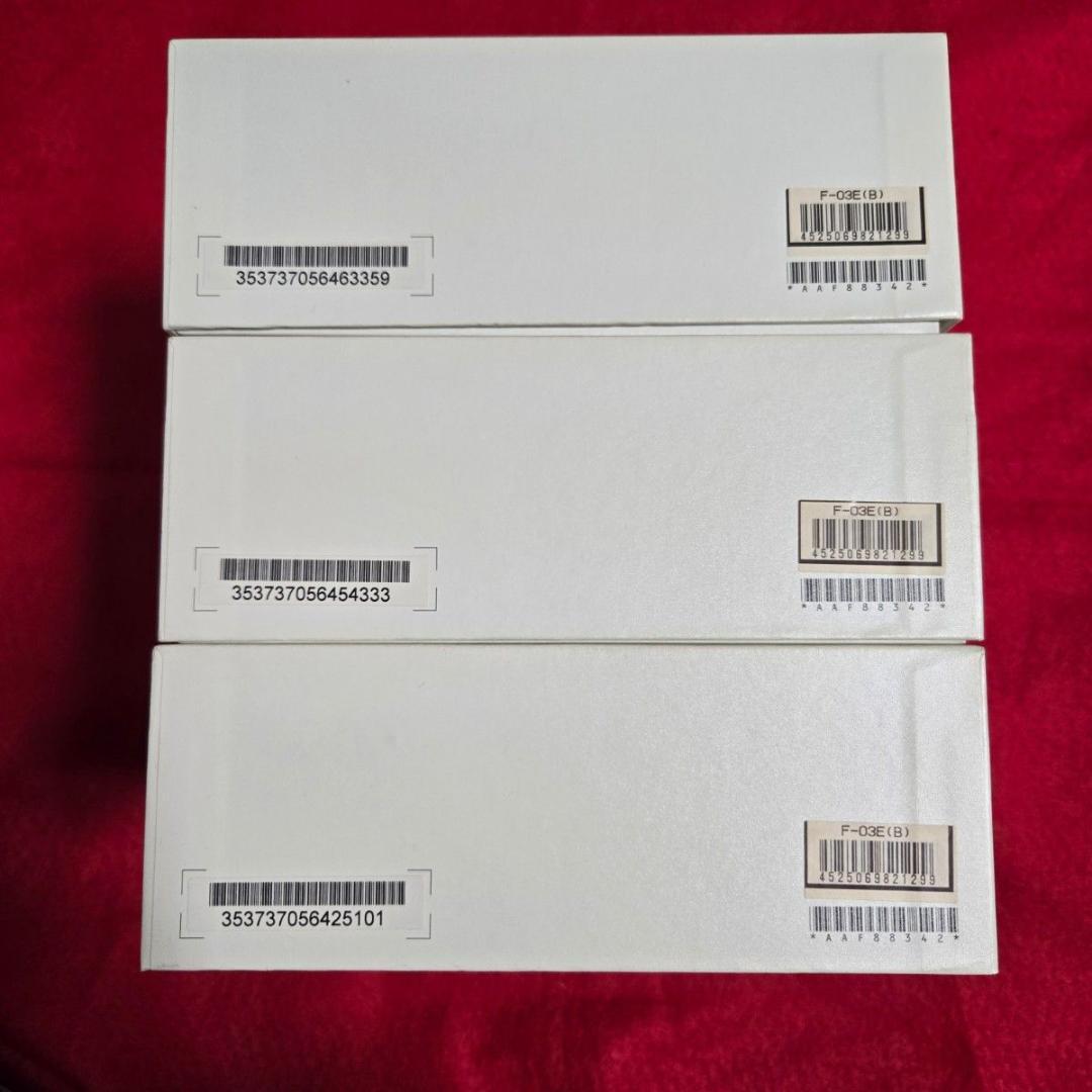 F-03E Arrows Kiss docomo ワイヤレスチャージャー 本体