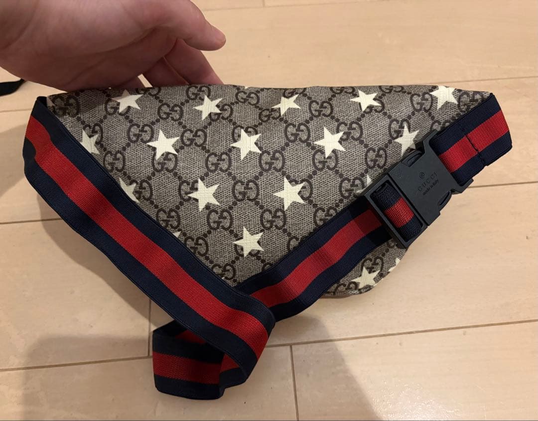 GUCCI 星柄 ボディバッグ　キッズ