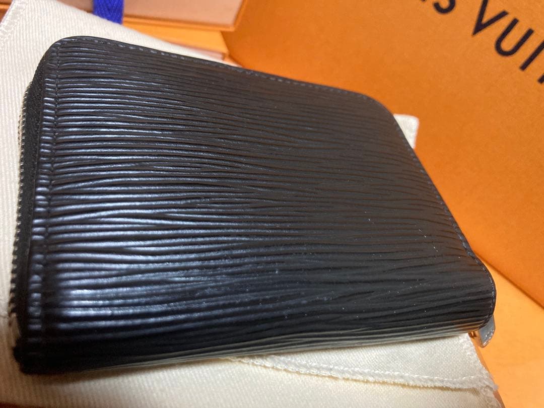 ポ*コ様 【極美品/RFID搭載】ルイヴィトン M60152 エピ ジッピ