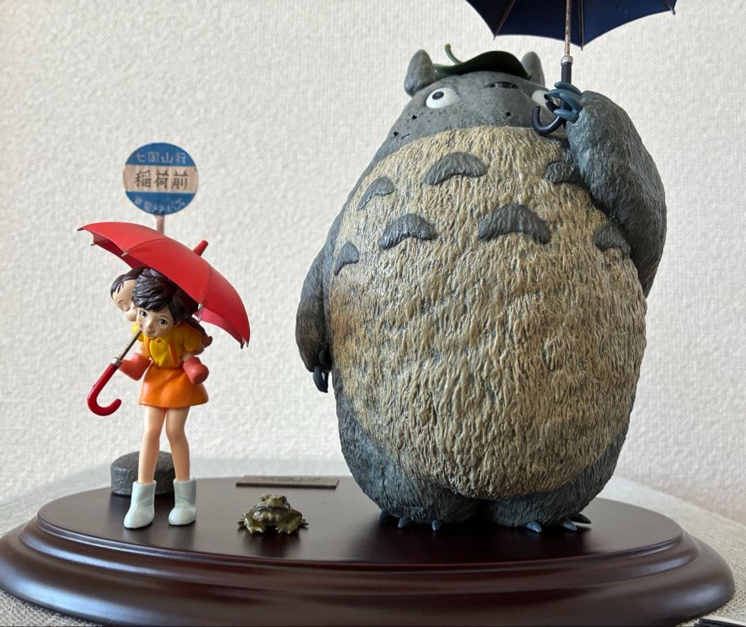 となりのトトロ　バス停シーンのフィギュア　コミニカ製ジブリフィギュア（中古品）