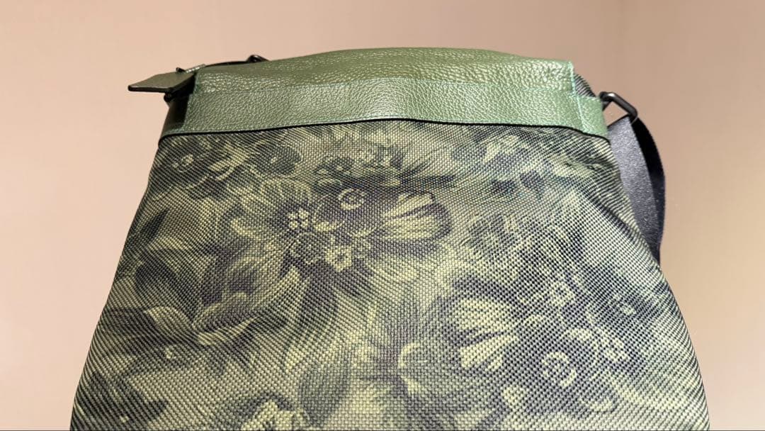 マ*ル様 メンズ　バッグ　COACH 美品　メッセンジャーバッグ