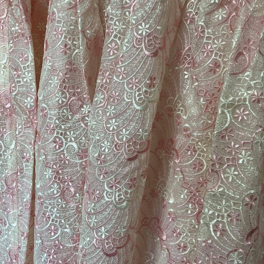 チマチョゴリ　淡いピンク色　総レース柄　韓服