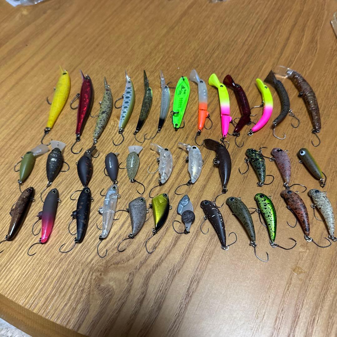 エリアトラウトルアー　まとめ売り（ケース付き）