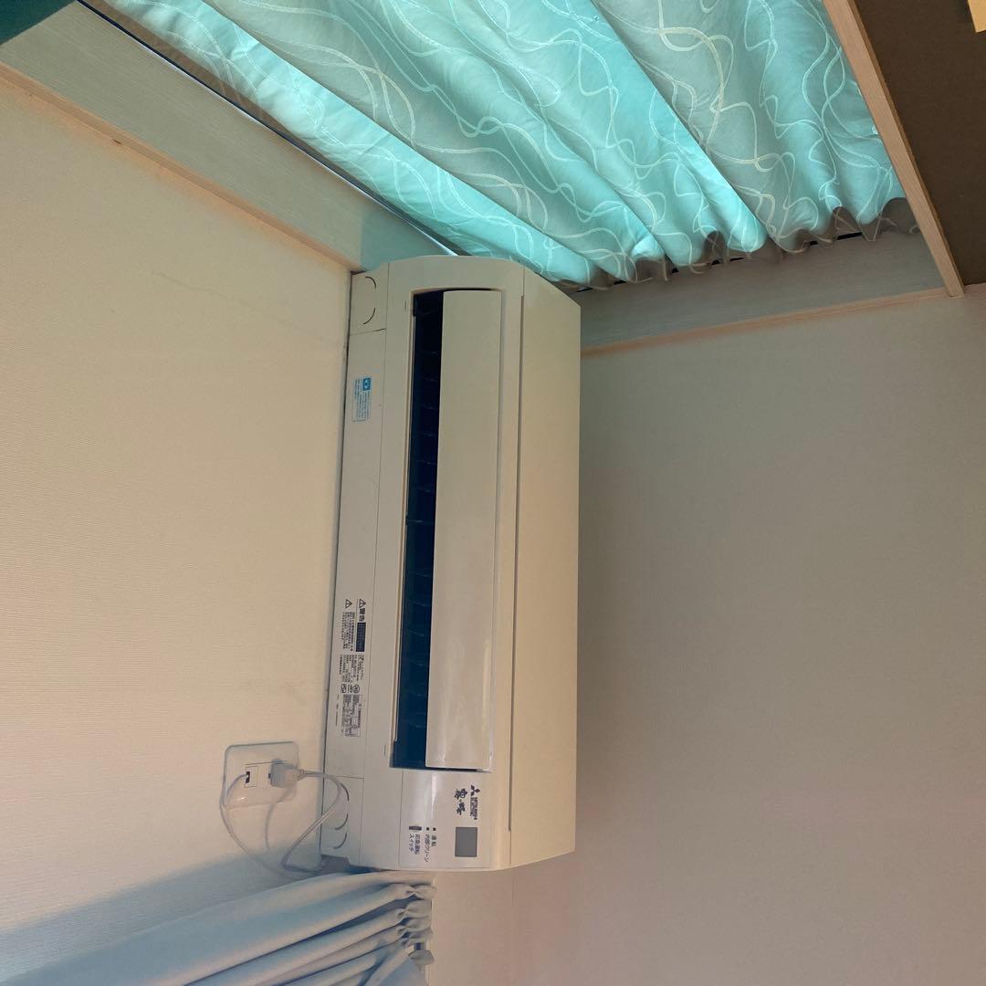 壁掛け式エアコン 冷暖房対応 ホワイト