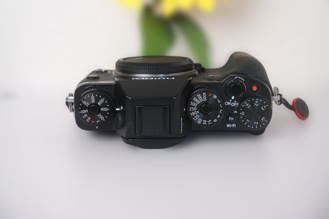 FUJIFILM X-T1 ミラーレス一眼 ブラック