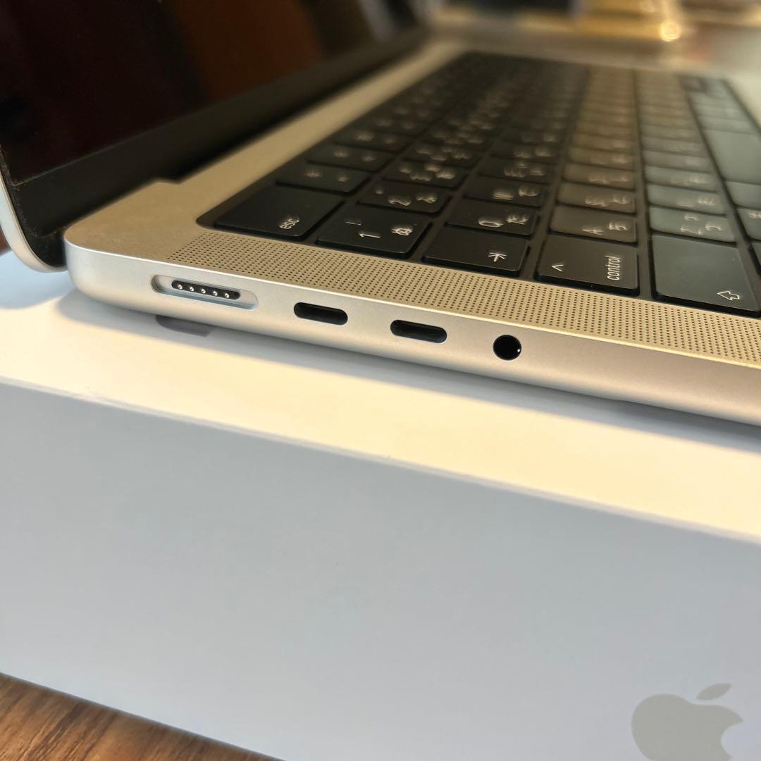 Apple MacBook pro 14インチ M3チップ 16GB 1TB