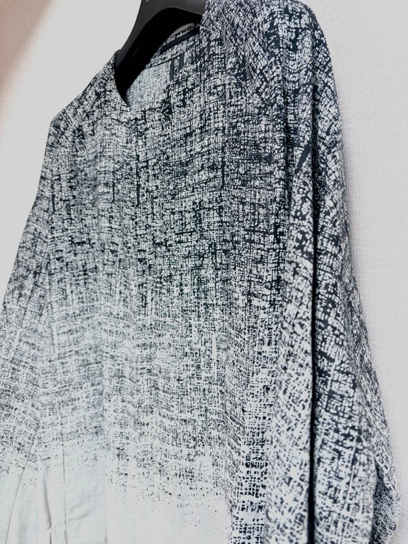 【新品】アタッチメント LI/C グラデーション ジャカード ノーカラーブルゾン