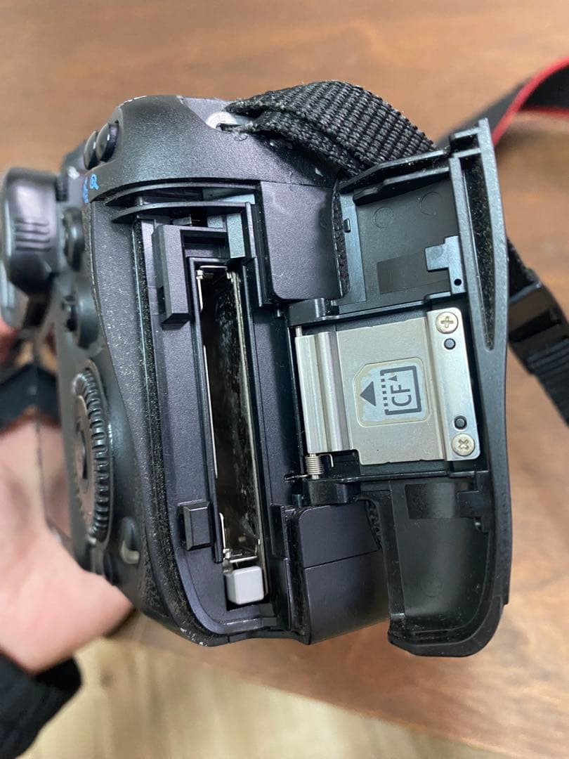 Canon EOS 7D デジタル一眼レフカメラ DS126251