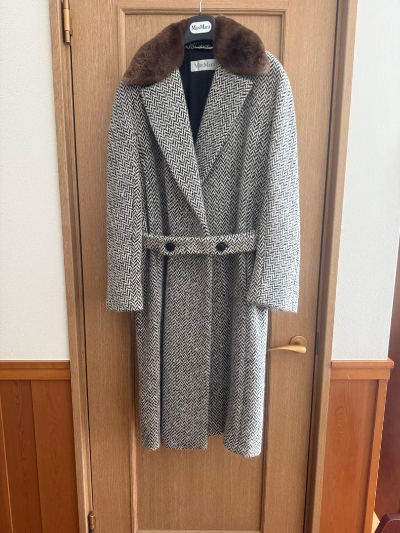 ヘリンボーン柄ロングコート ファー襟付き