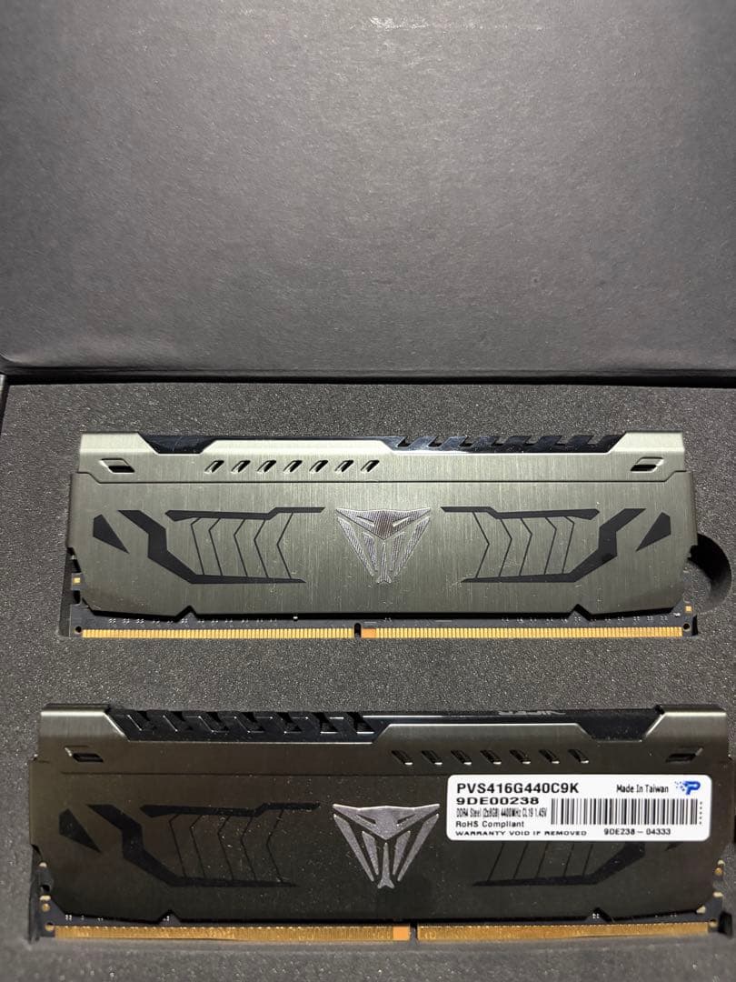 Patriot Memory 4400 CL19 8*2GB DDR4 メモリ