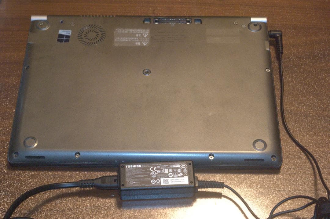 Toshiba i5-6300U SSD256GBメモリ16GB　FHD