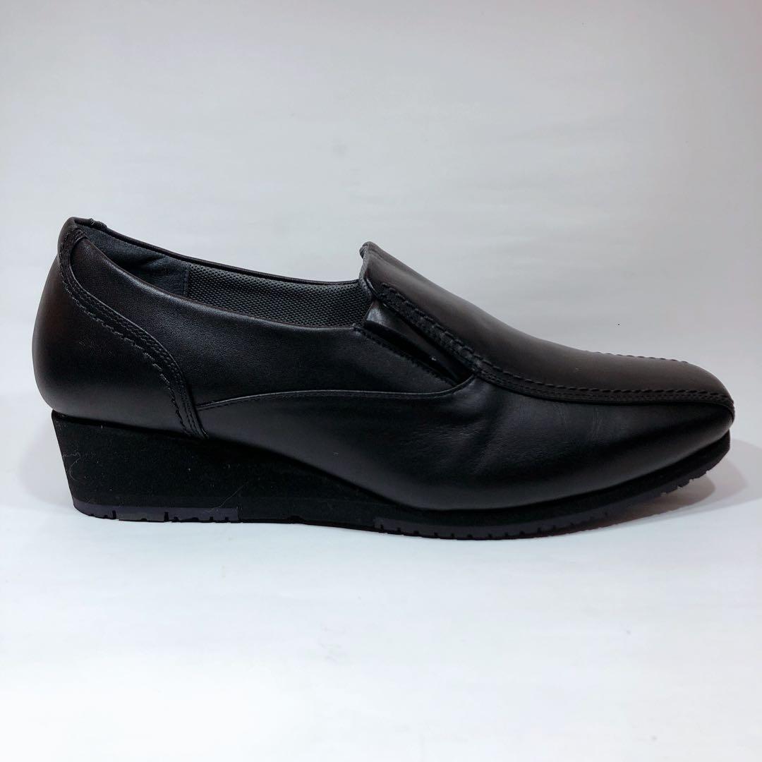 【未使用級】ペダラ　スリッポン　レザーパンプスウェッジソール　スワールトゥ　4E