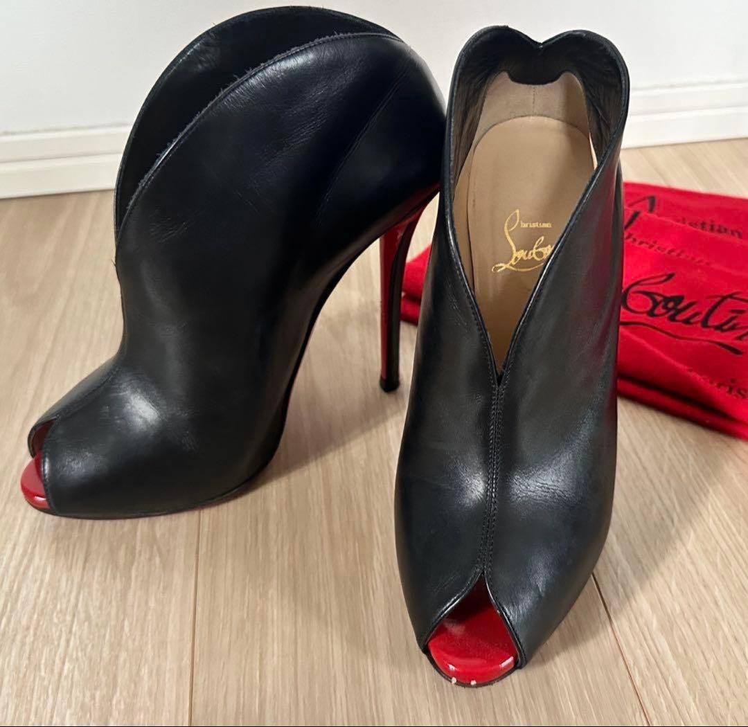 Christian Louboutin 黒 レザー オープントゥ ブーツ