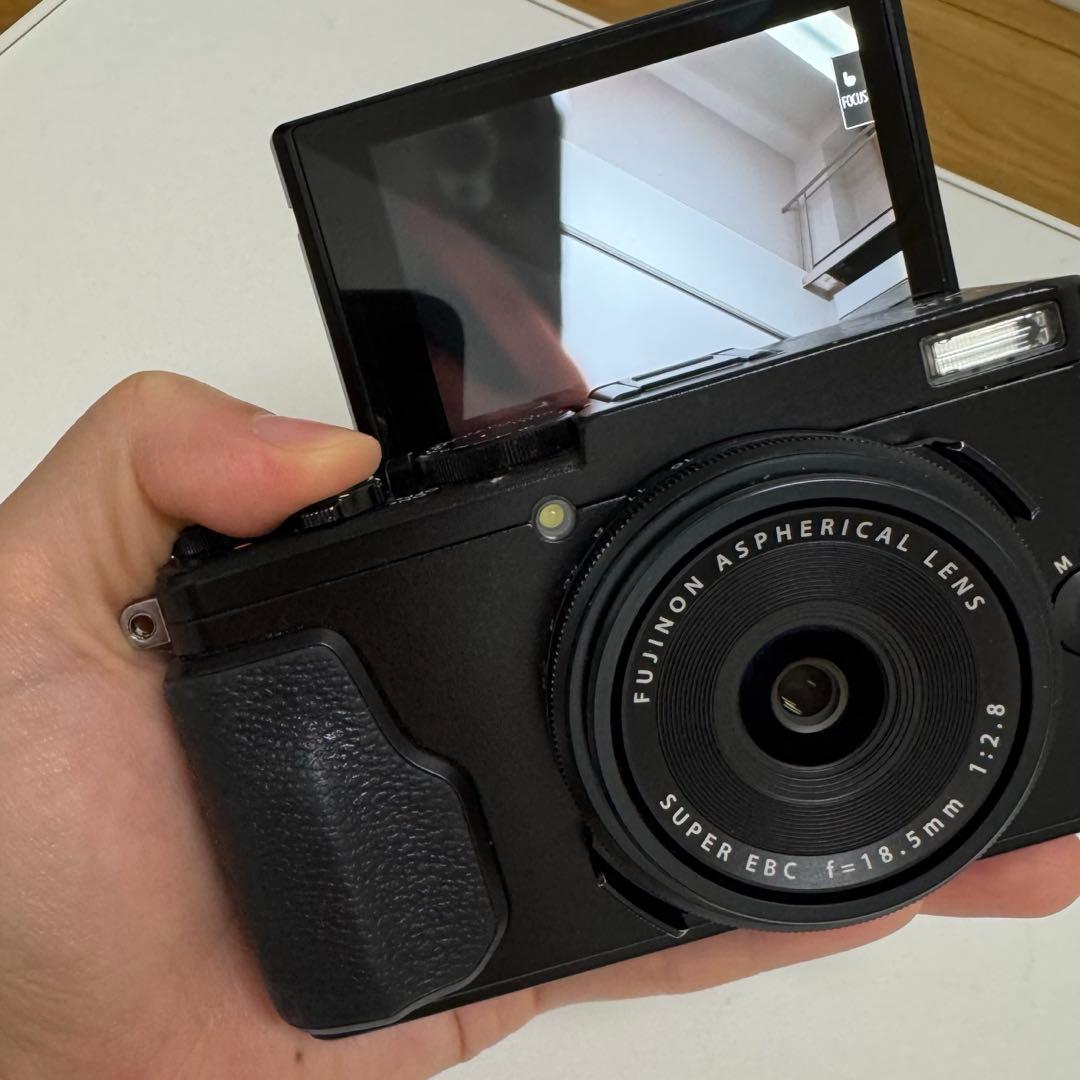 富士フイルム X70 black