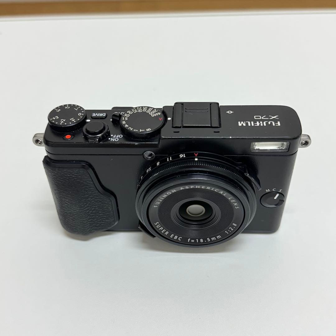 富士フイルム X70 black