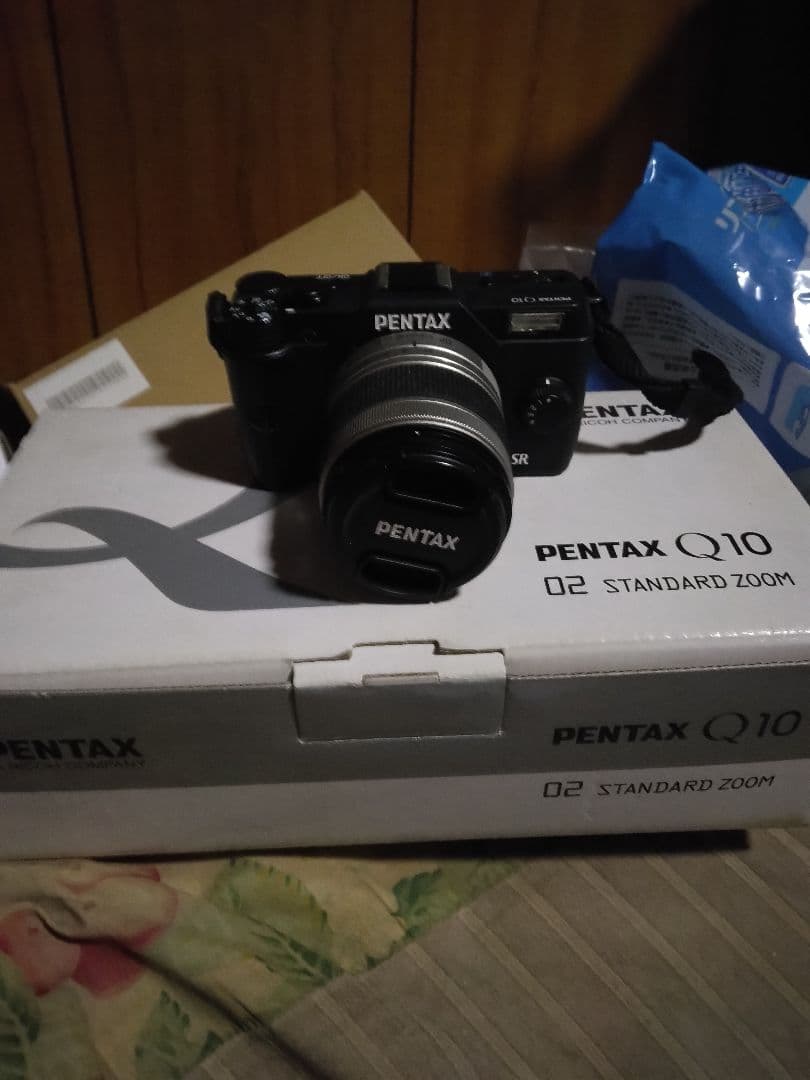 PENTAX Q10 ミラーレス一眼 レンズセット、プラス06ズームレンズ