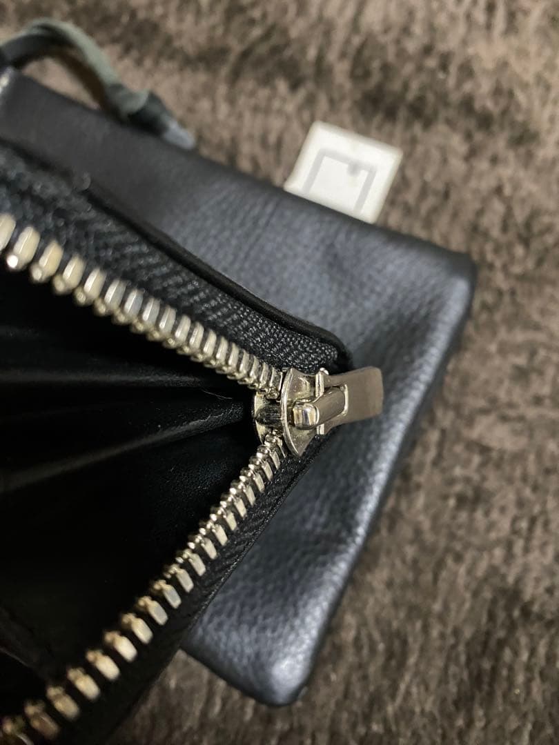 小物 DECi Small Round Zip Wallet OVY