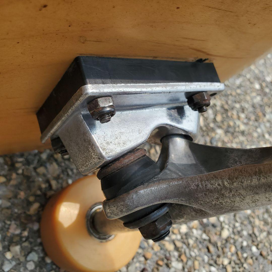 DEUX NEE 中古 Carverタイプトラック搭載 サーフスケートボード