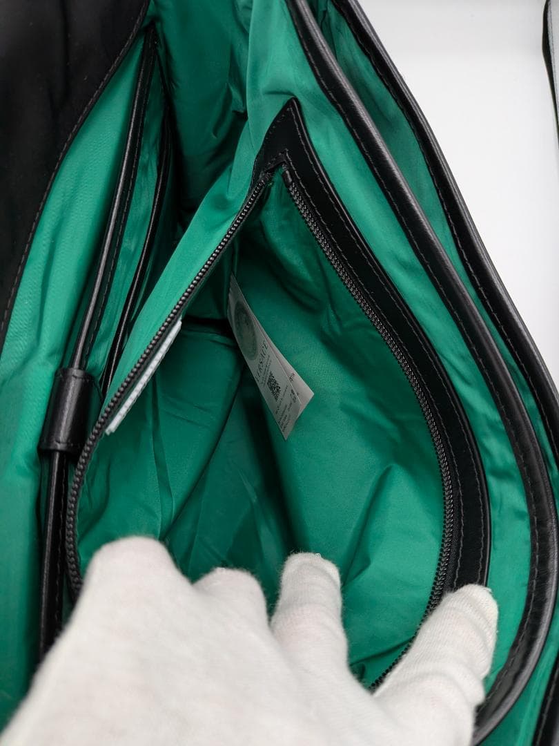 美品✨ ヴェルサーチ ショルダーバッグ ナイロン ブラック 0O2