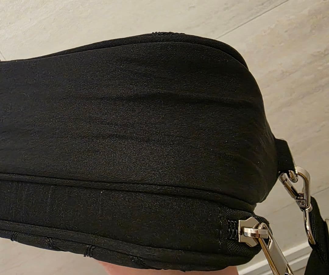 soleileソレイル ブラック ボディバッグ ショルダーバッグ