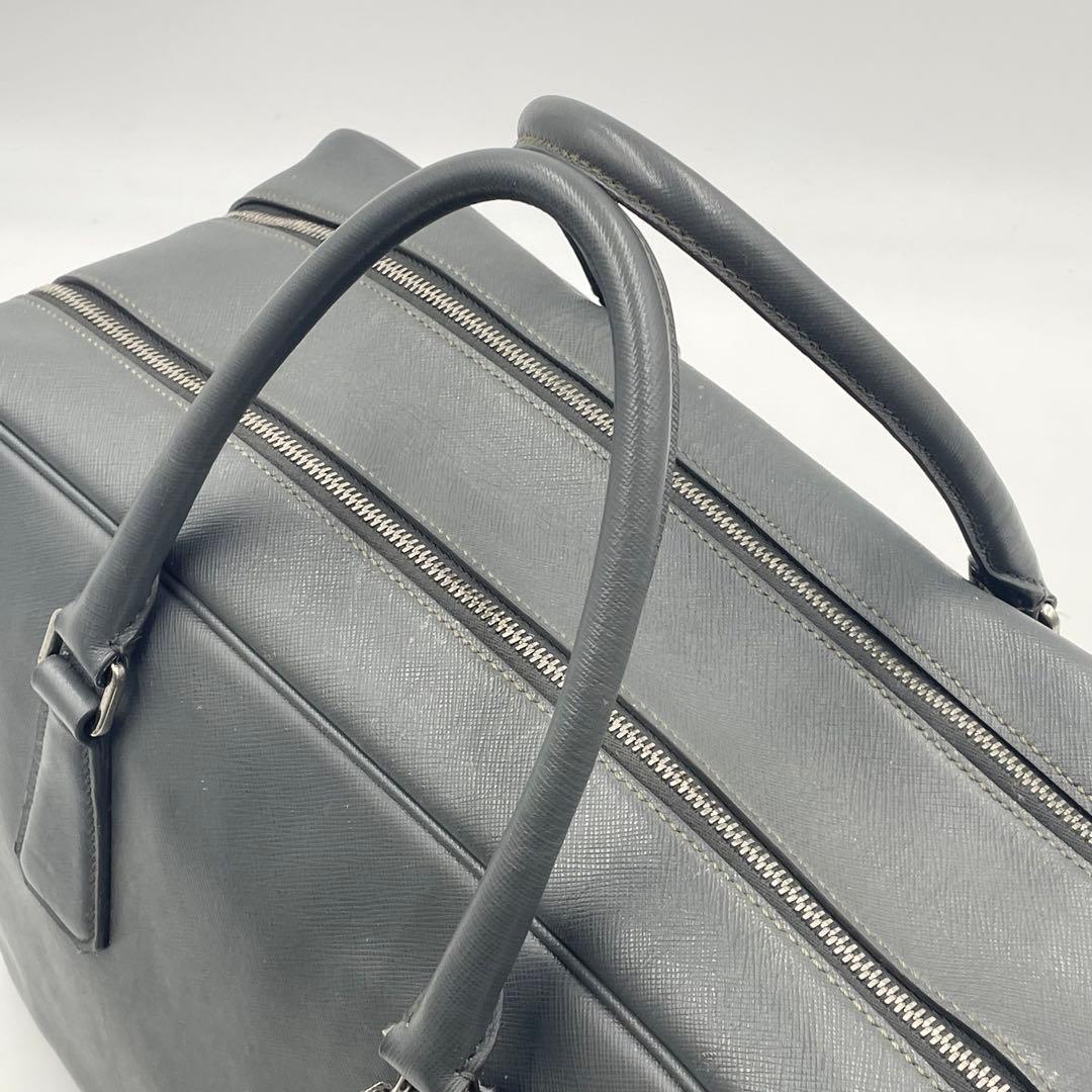 プラダ サフィアーノレザー 大容量 ビジネスバッグ ボストン 2室 三角ロゴ