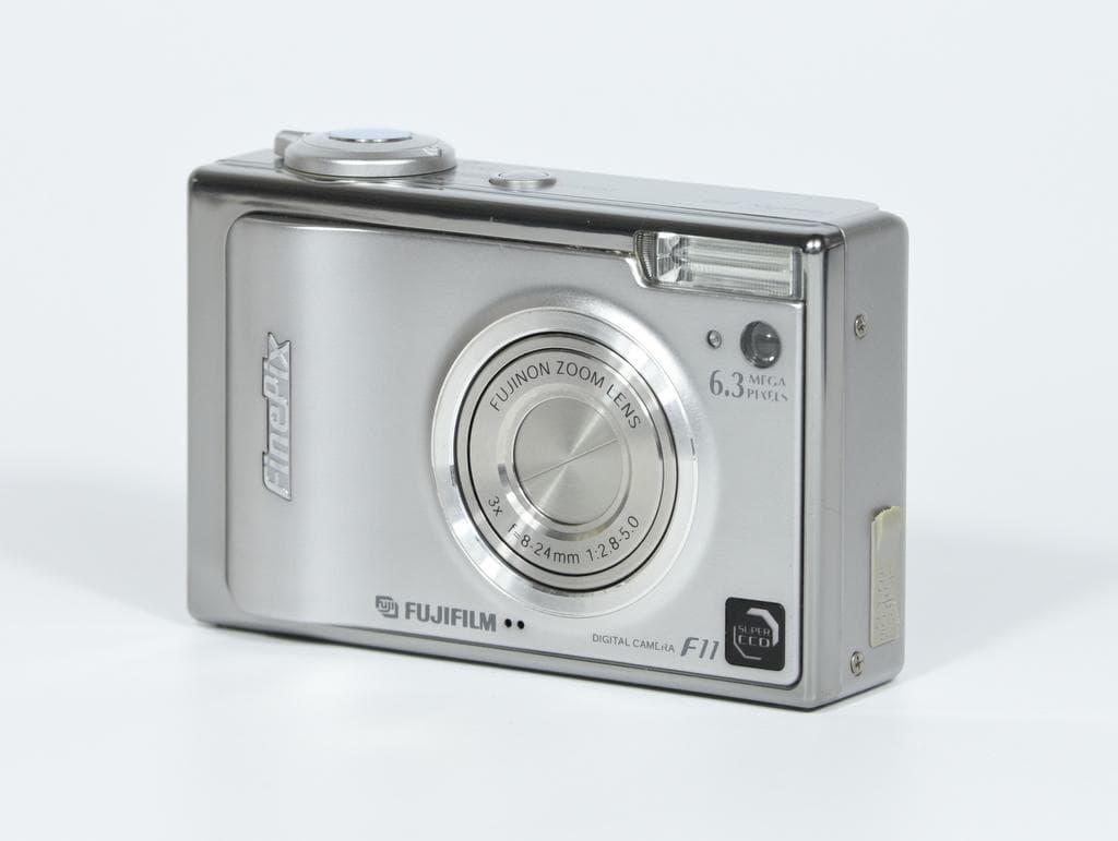 【美品】 フジフイルム　FUJIFILM FinePix F11