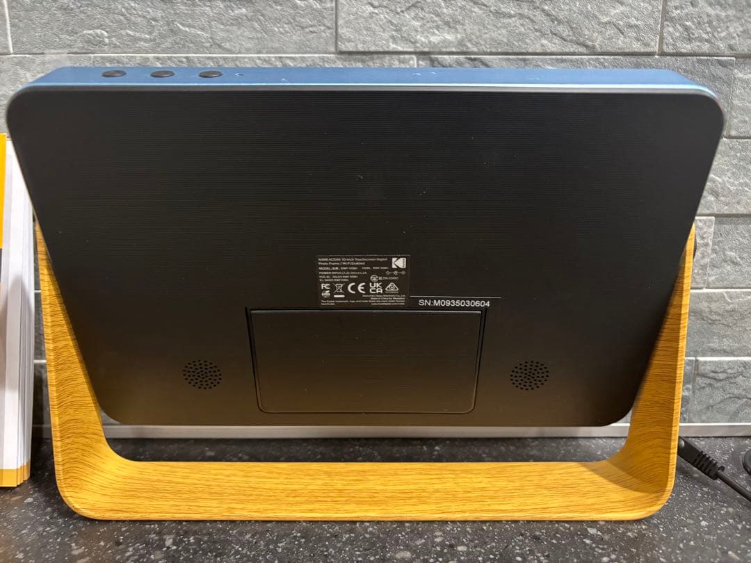 Kodak デジタルフォトフレーム 木目　アルバム　カレンダー　音楽再生　写真