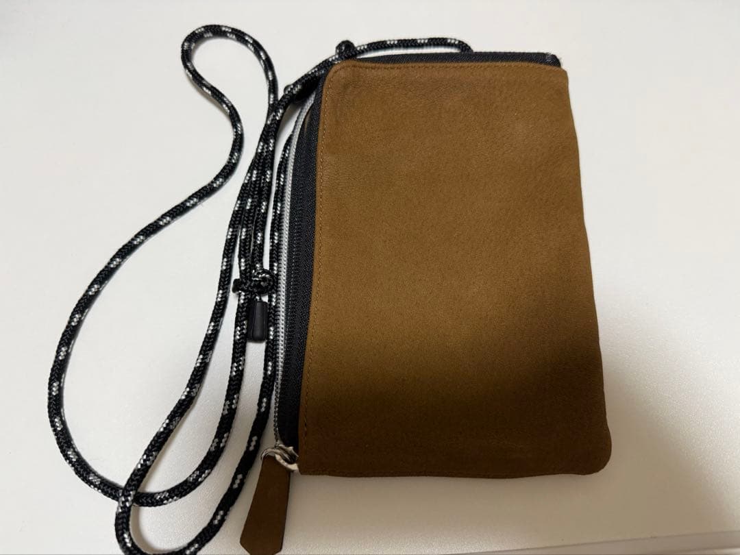 天然エゾ鹿革のスマホショルダーポーチ rokubo 美品