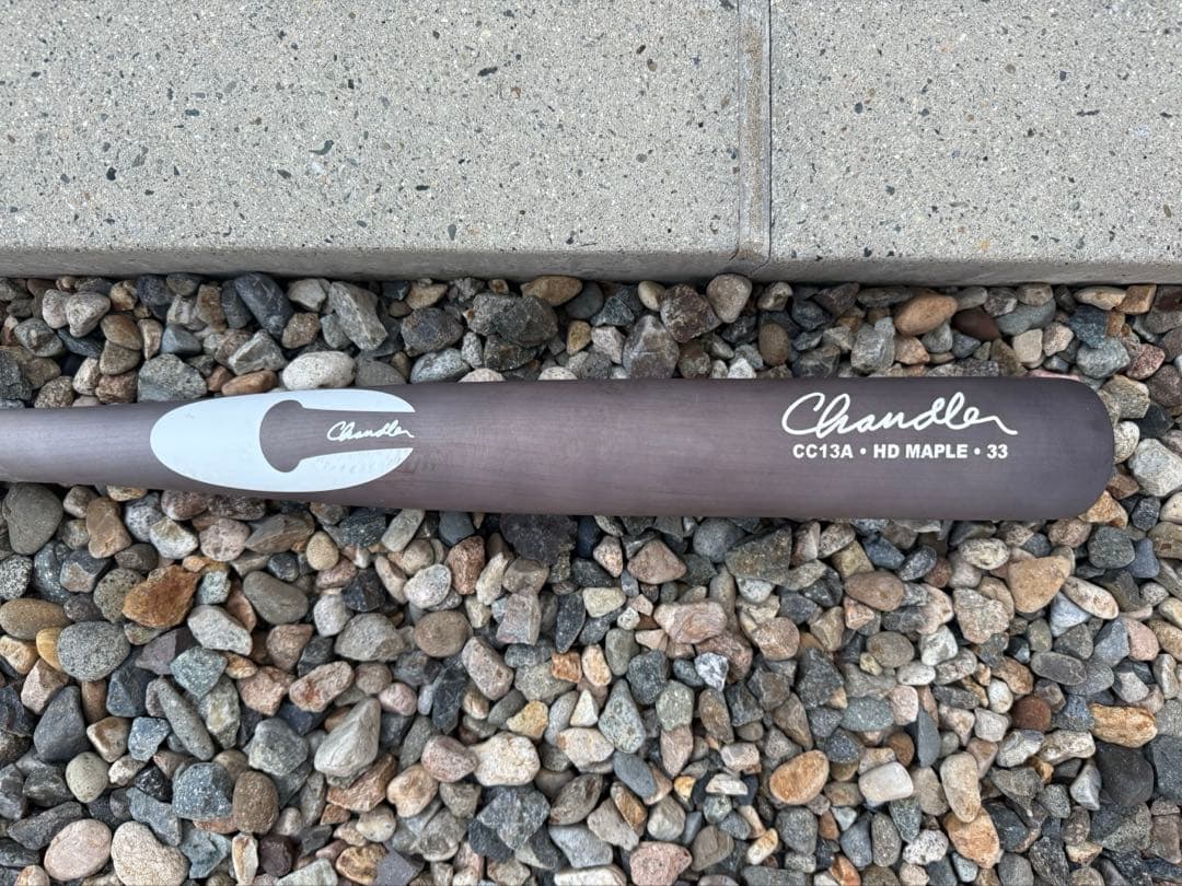 チャンドラー　硬式木製バット　カルロスコレアモデル