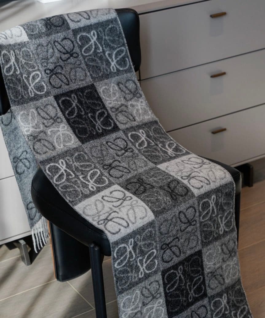 LOEWE マフラー ブラック×グレー