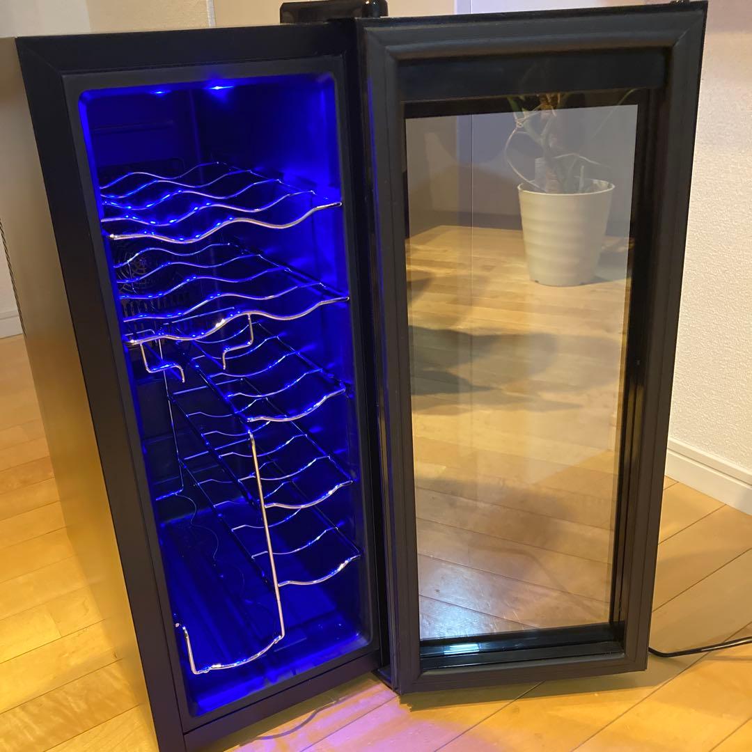 WIE ワインセラー　12本　グラスホルダー付き