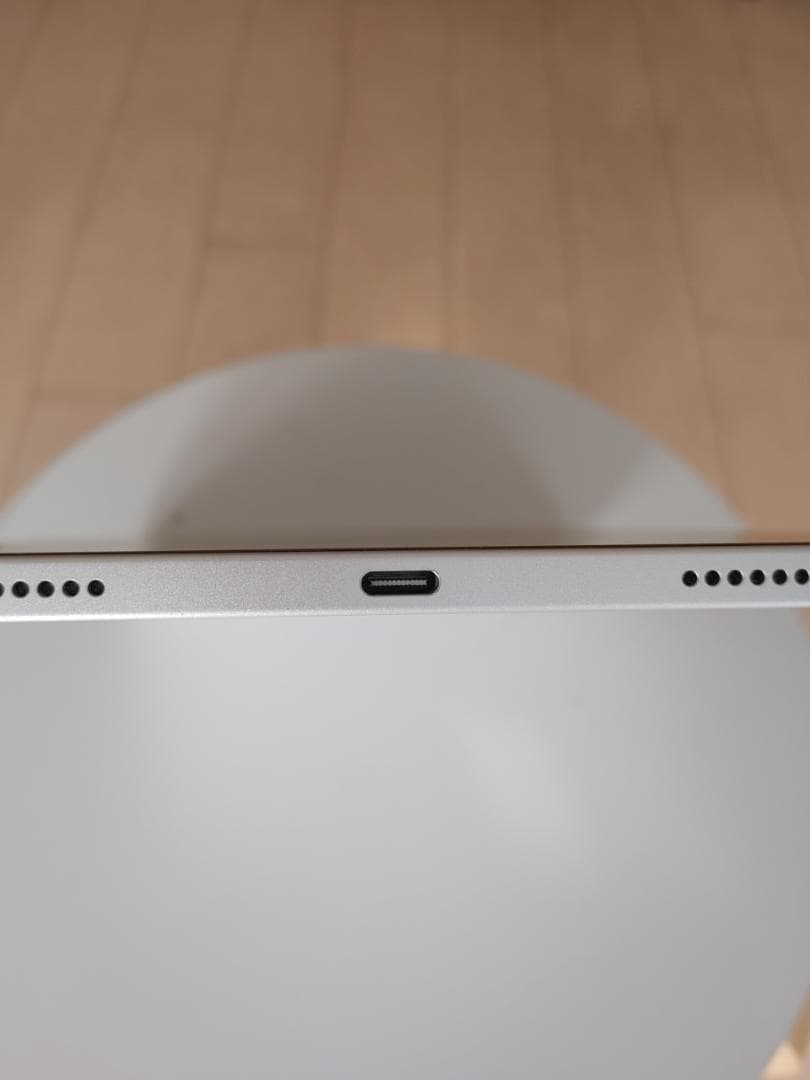 ヒロポン美品Apple iPad 第10世代 シルバー64GBwifi本体