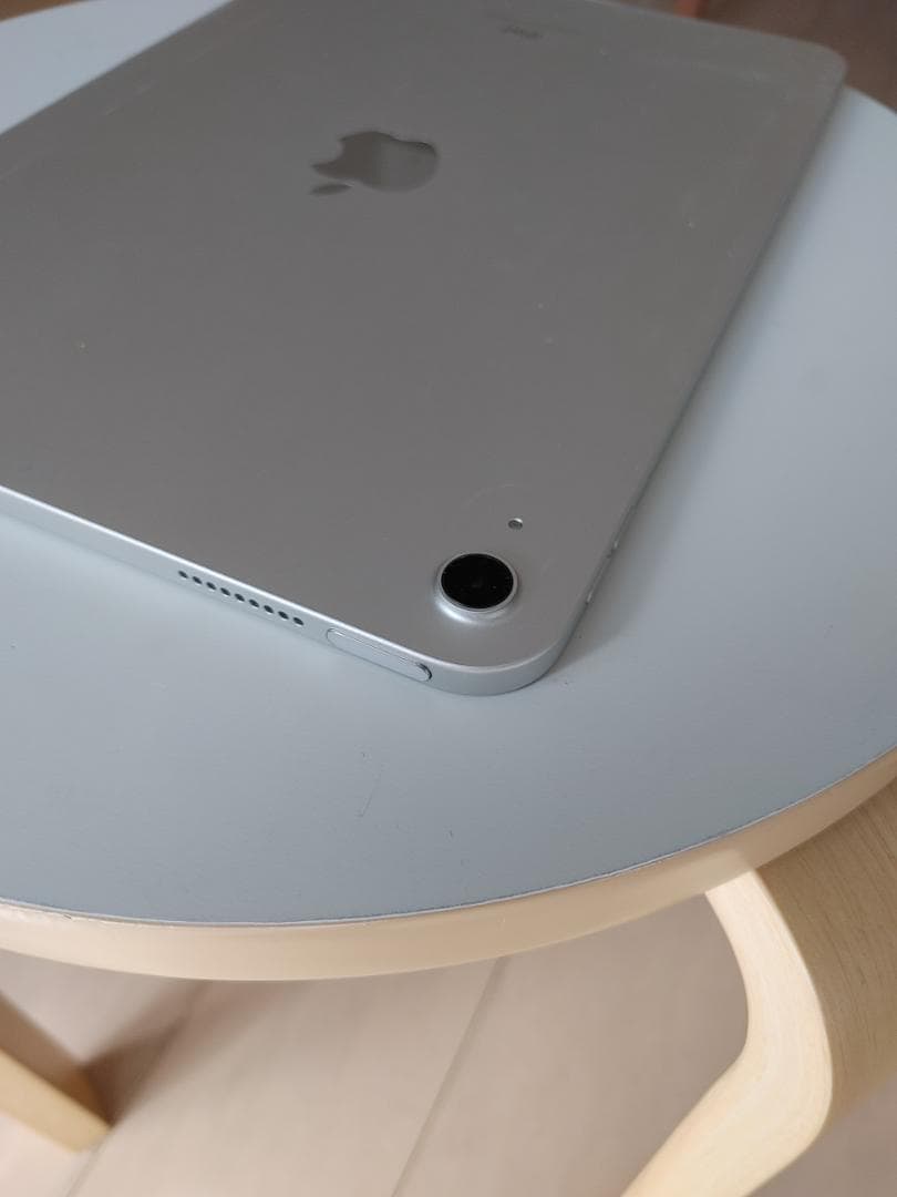 ヒロポン美品Apple iPad 第10世代 シルバー64GBwifi本体