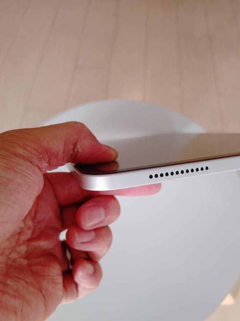 ヒロポン美品Apple iPad 第10世代 シルバー64GBwifi本体