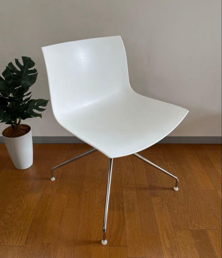 イタリア　arper アルペール カティファ　チェア　① モダン　回転脚　美品