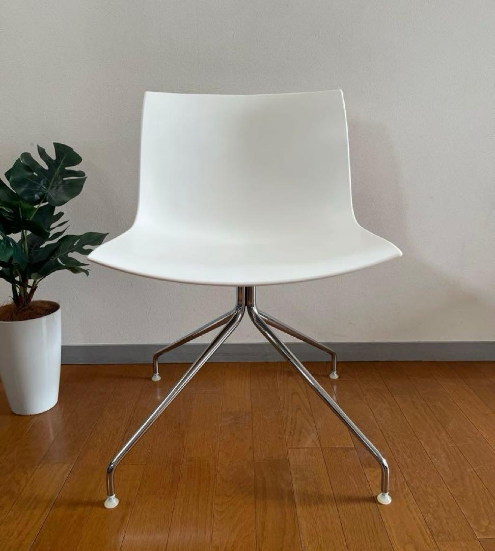 イタリア　arper アルペール カティファ　チェア　① モダン　回転脚　美品