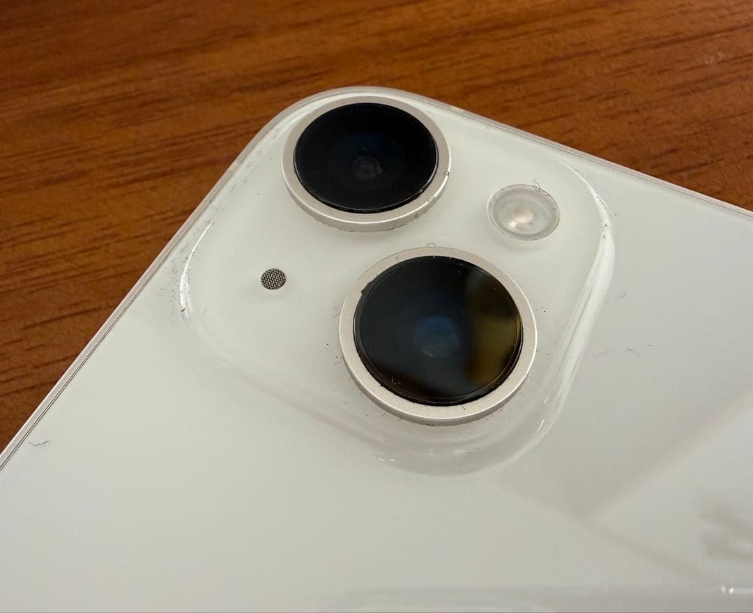 ■iPhone 14 Plus 本体 128GB 白SIMフリー ケース3個付！