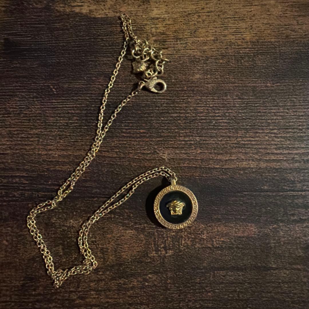 Versace ヴェルサーチ　ネックレス　金