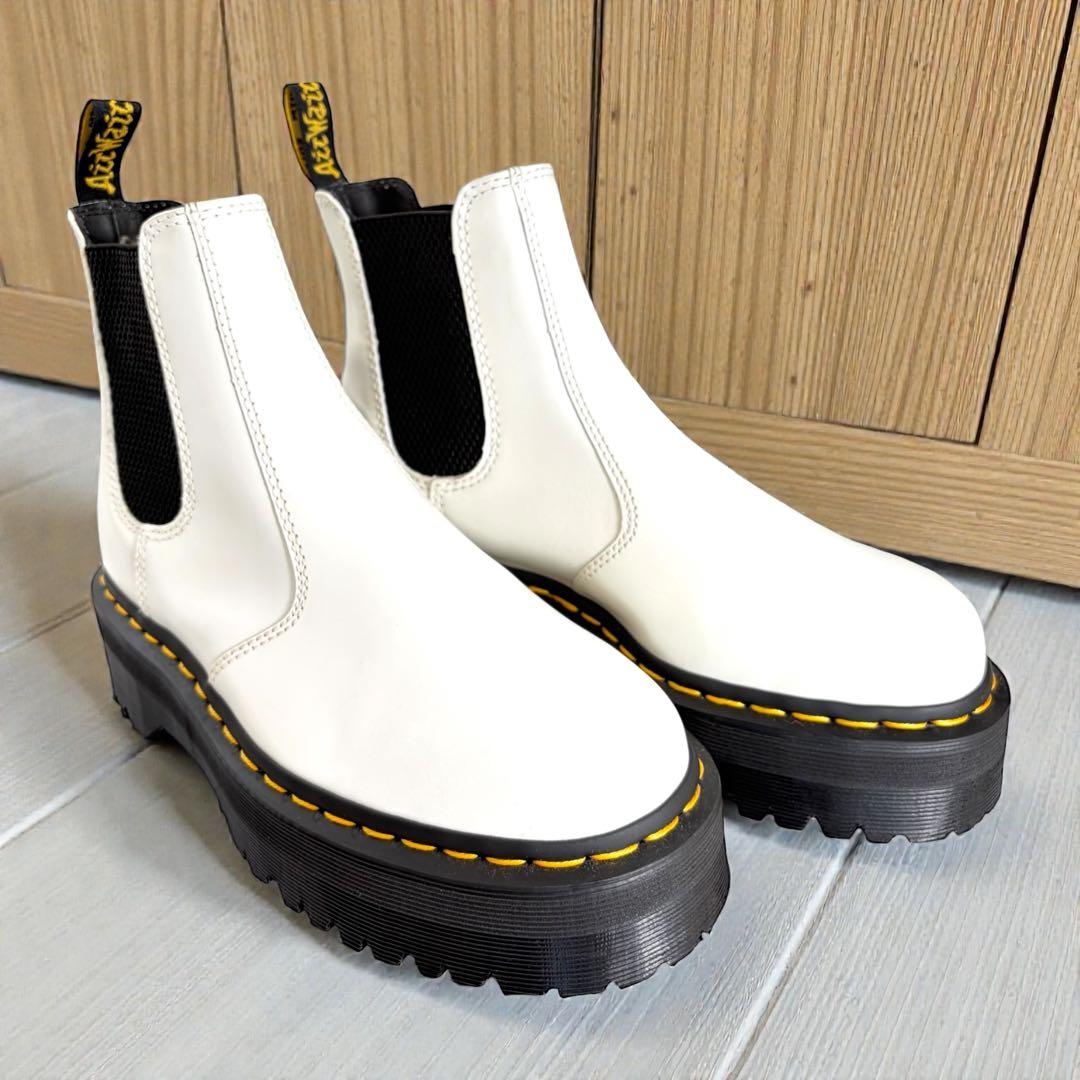 美品　Dr. Martens QUAD チェルシーブーツ24〜24.5cm厚底