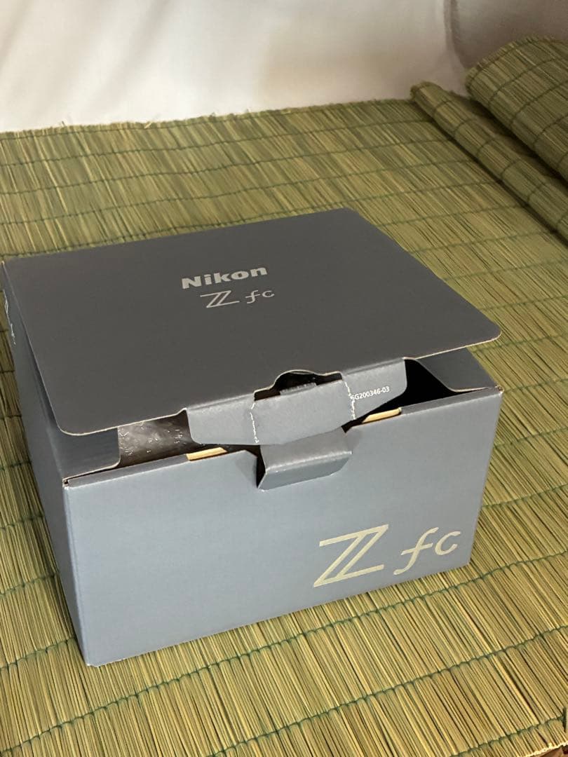 【シャッター数　0回】Nikon Z fc ミラーレス一眼カメラ 本体　未使用