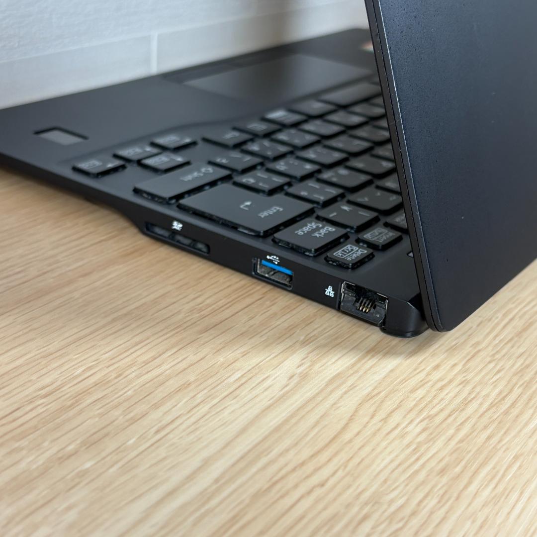 富士通　11世代i5　ノートパソコン　Windows11　SSD　オフィス　18