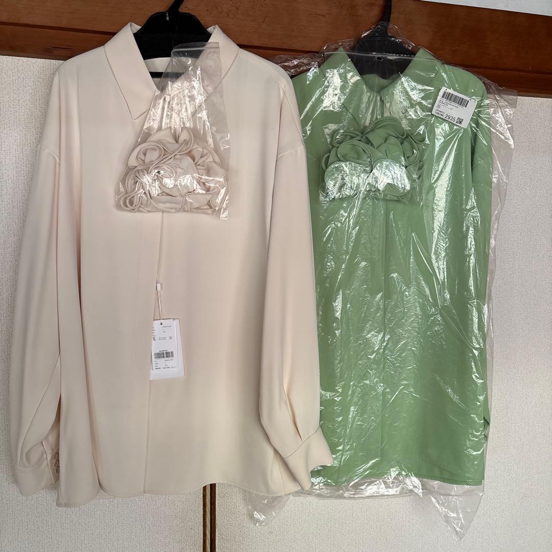 ROSE CORSAGE BLOUSE　アイボリー