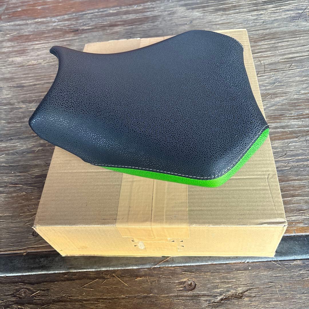 ZH2 純正 シート