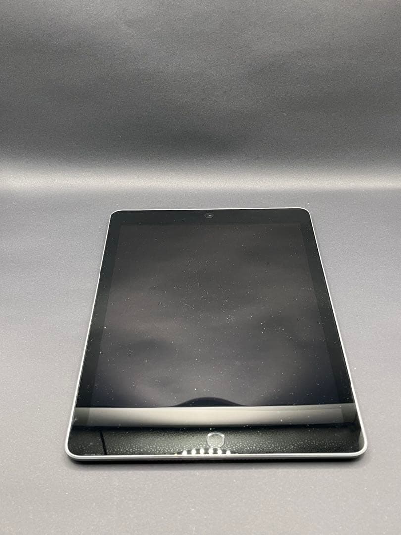 Apple ipad　第6世代　2018　32G　シルバー　中古 Wifi