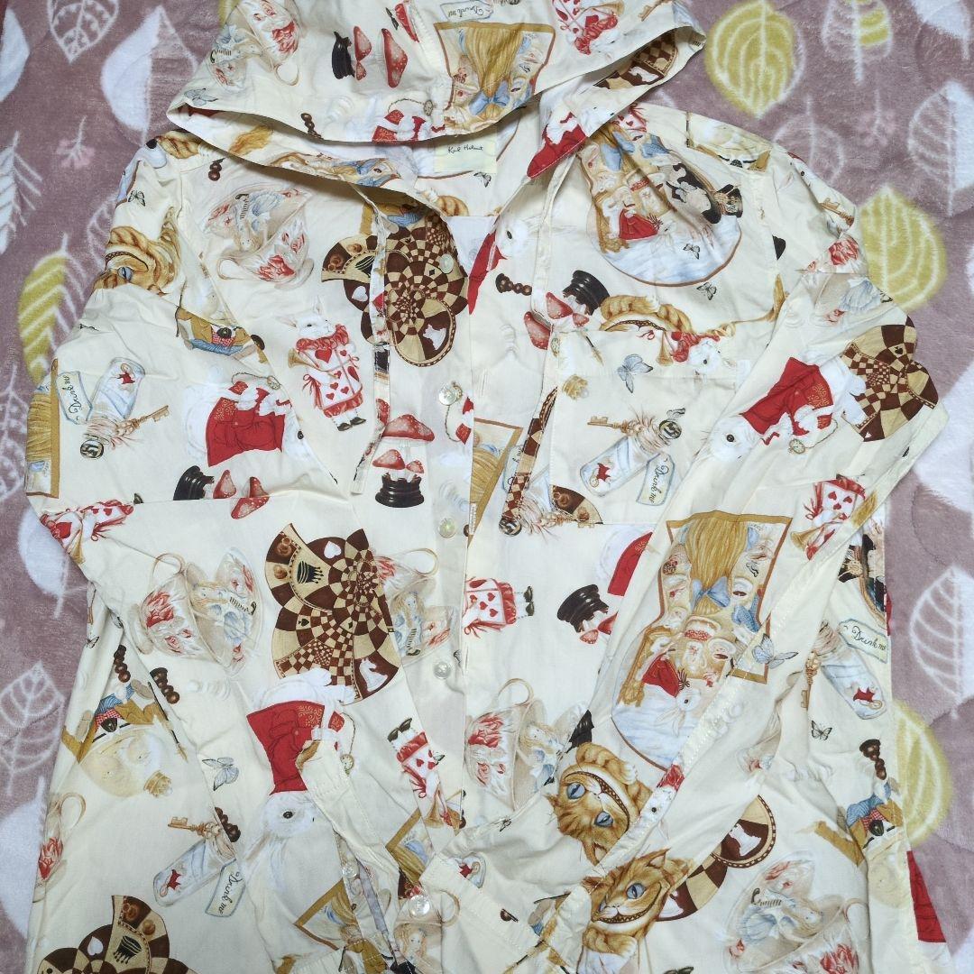 カールヘルム　不思議の国アリス フード付きシャツ