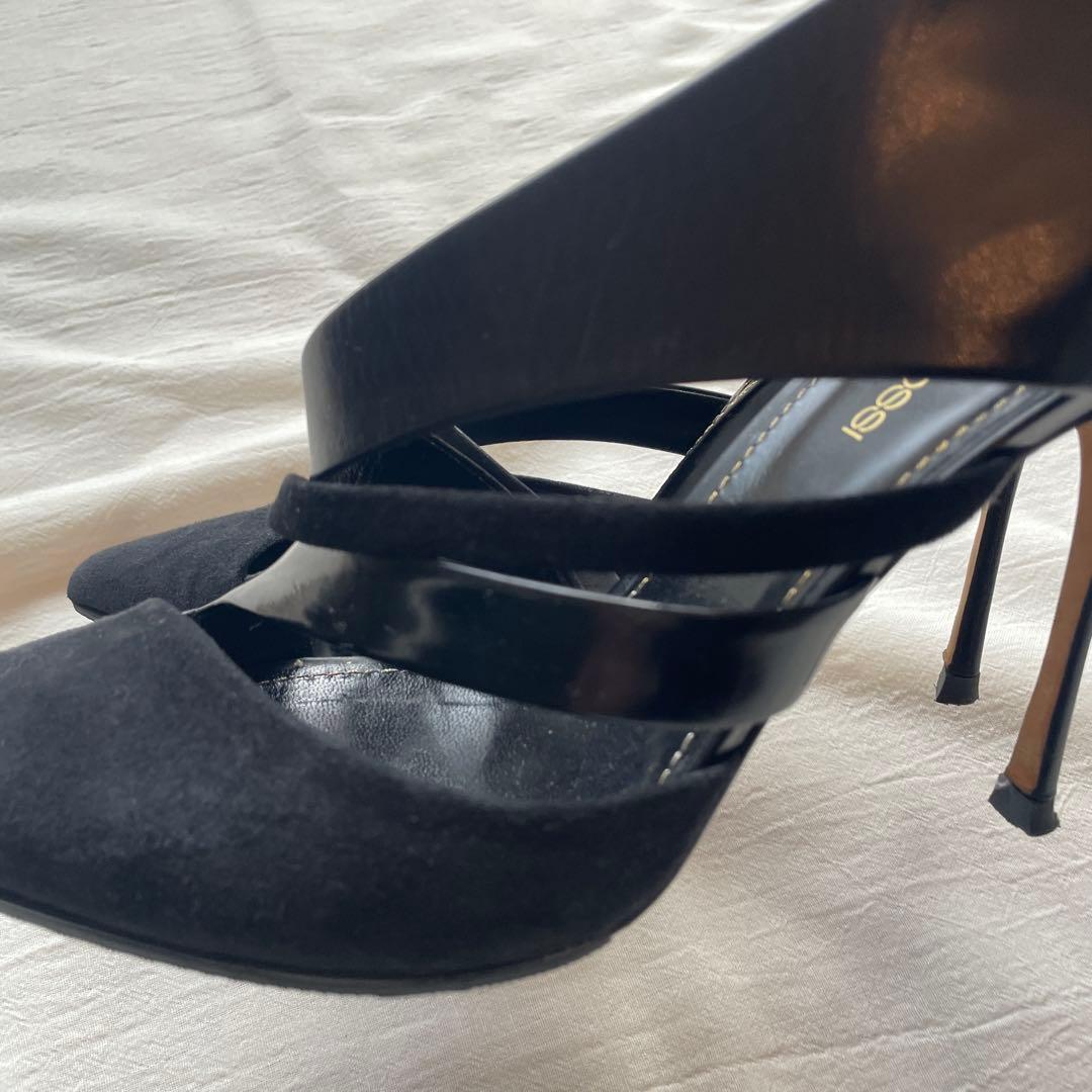 セルジオロッシ　ブラックポインテッドトゥ　ハイヒール　黒　エレガント　ブラック