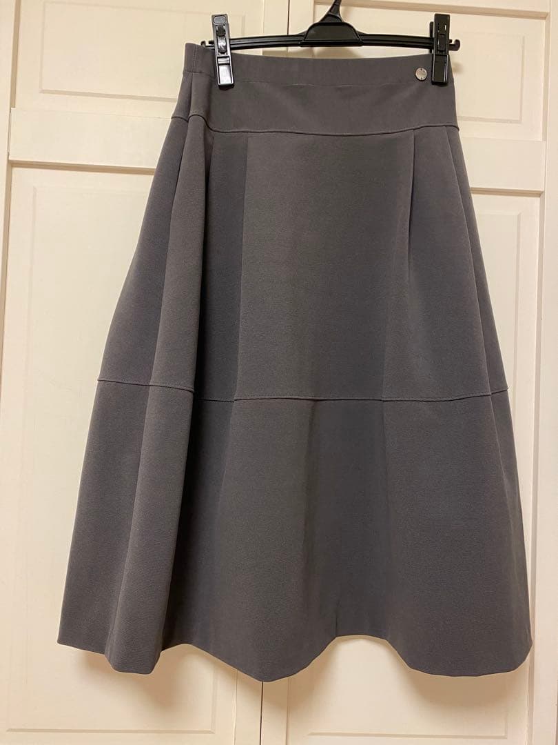 jolie mignon【ロング丈】 ポケット付 タックフレアスカート　トープ