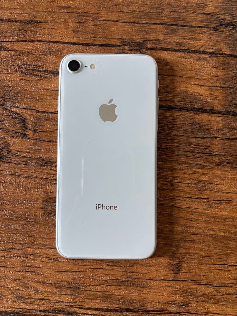 【美品】Apple iPhone 8 ホワイト64GB 本体